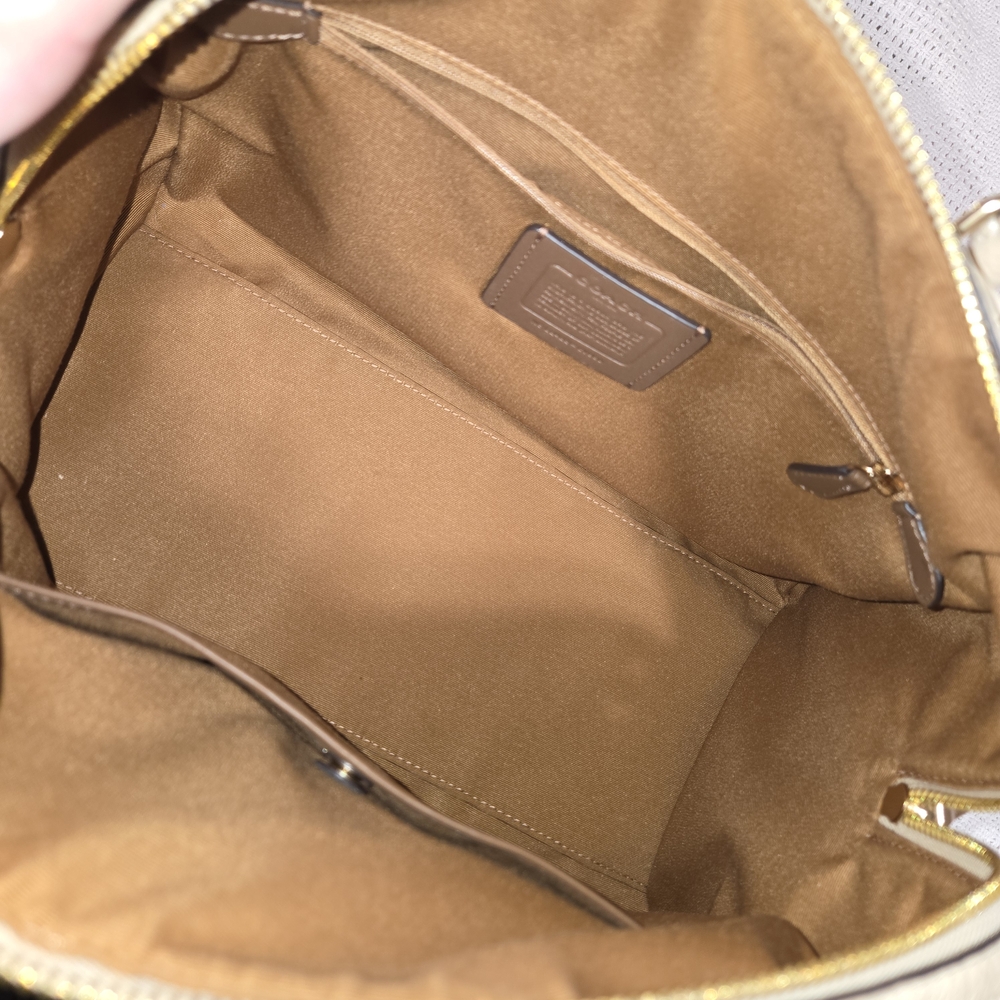 Coach Cream Leather Women's Bag - Picture 12 of 16